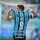 Ex-presidente do Grêmio detona Suárez: “Mais sorte que juízo” 