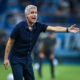 Luís Castro fala sobre situação vivida no Grêmio: “Nós temos que aceitar”