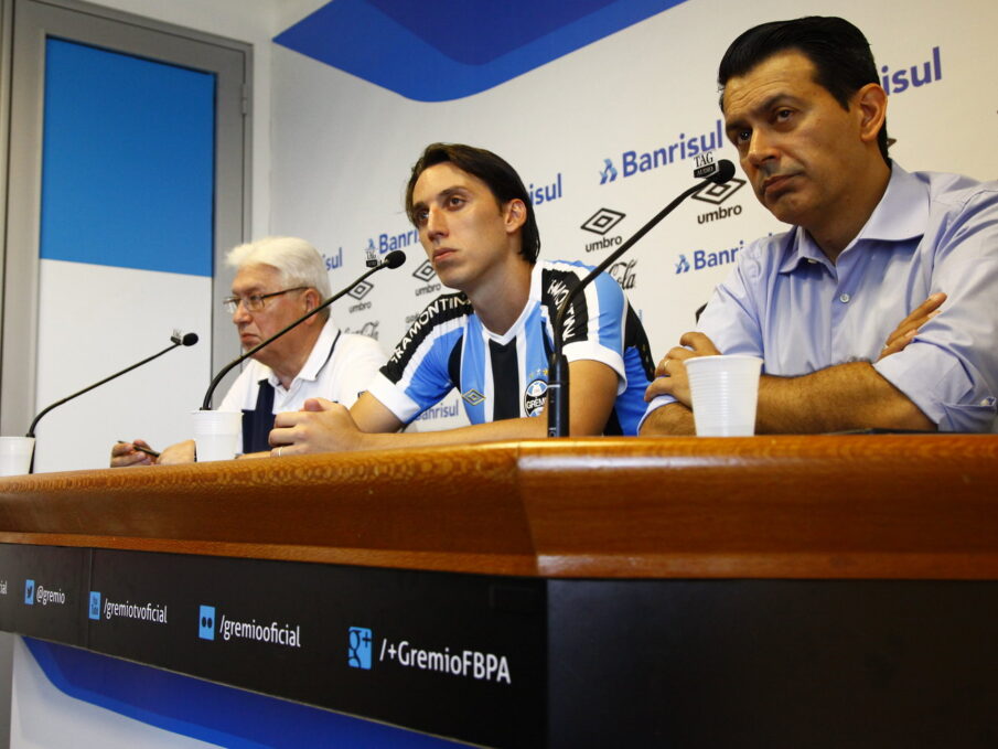 Rui Costa conta bastidores da contratação de Geromel