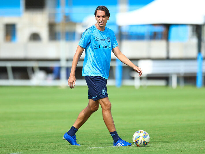 Grêmio faz teste na defesa para o Gre-Nal