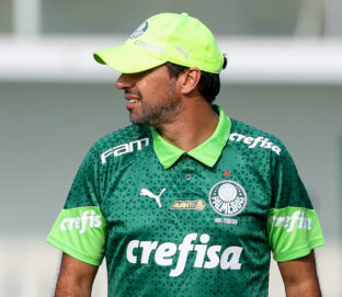 Abel Ferreira teria dado sinal verde para Gabigol, alvo do Grêmio, jogar no Palmeiras