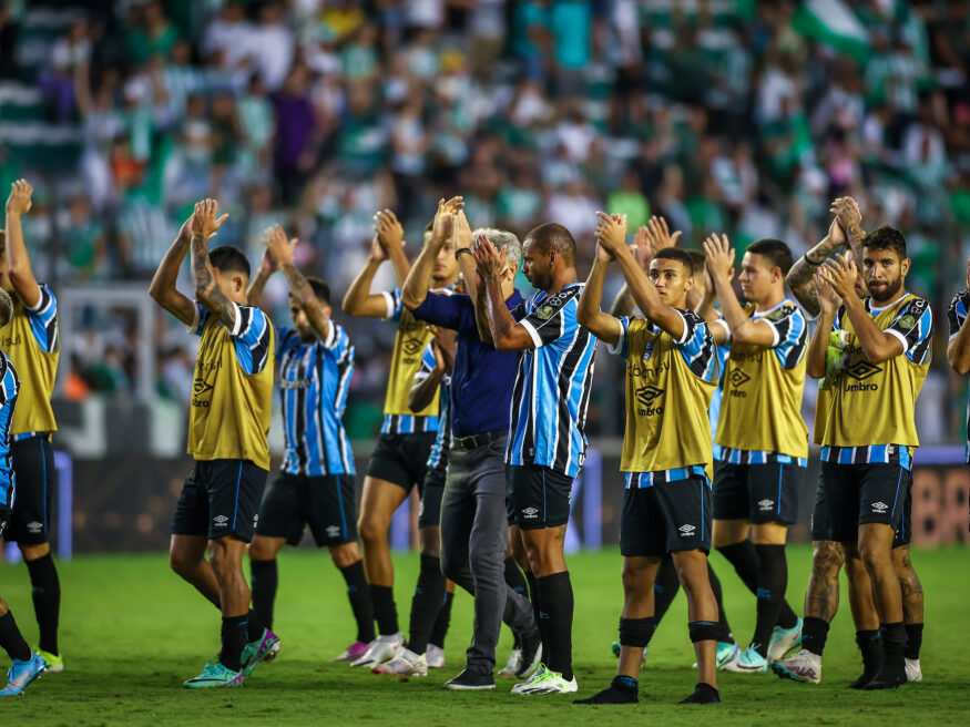 Grêmio tem craque do Gauchão e domina seleção do campeonato