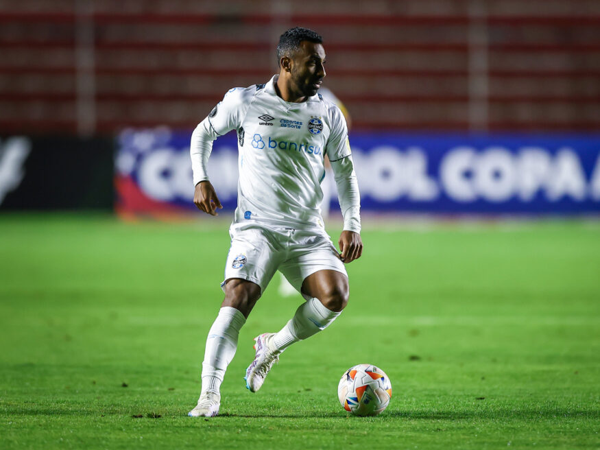 Everton Galdino com a camisa do Grêmio