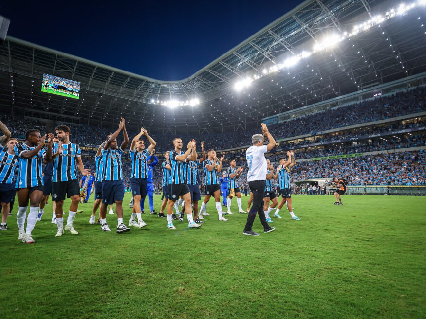 Grêmio tem craque do Gauchão e domina seleção do campeonato