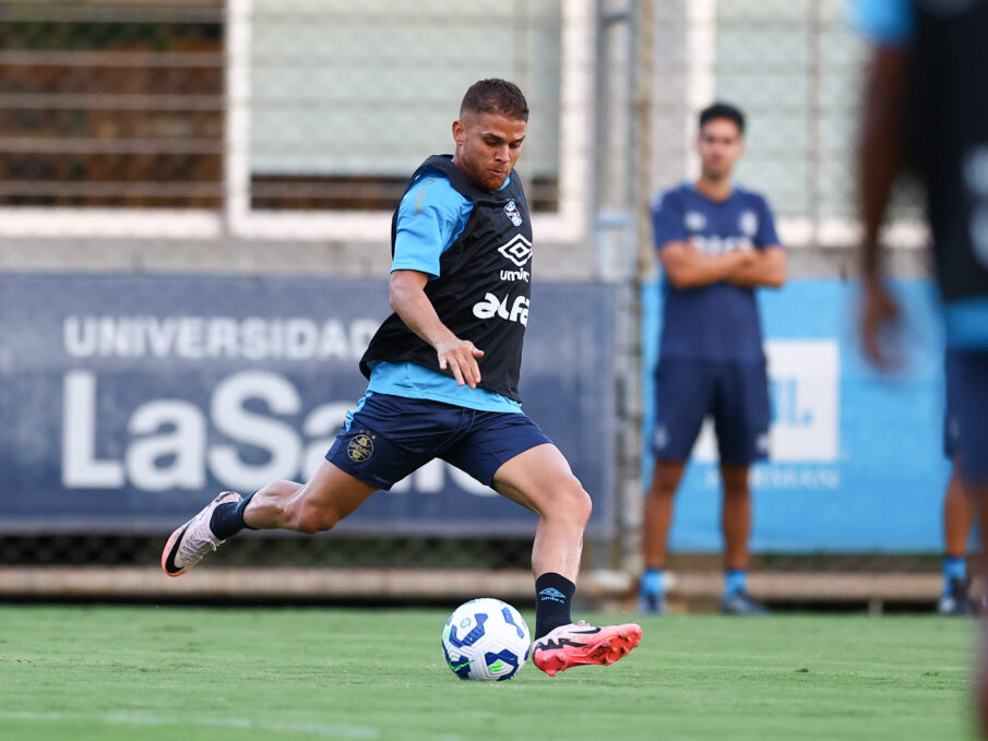 Cuéllar tem sido desfalque do Grêmio