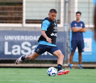 Cuéllar tem sido desfalque do Grêmio