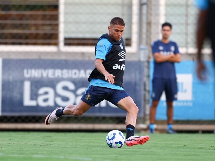 Cuéllar tem sido desfalque do Grêmio