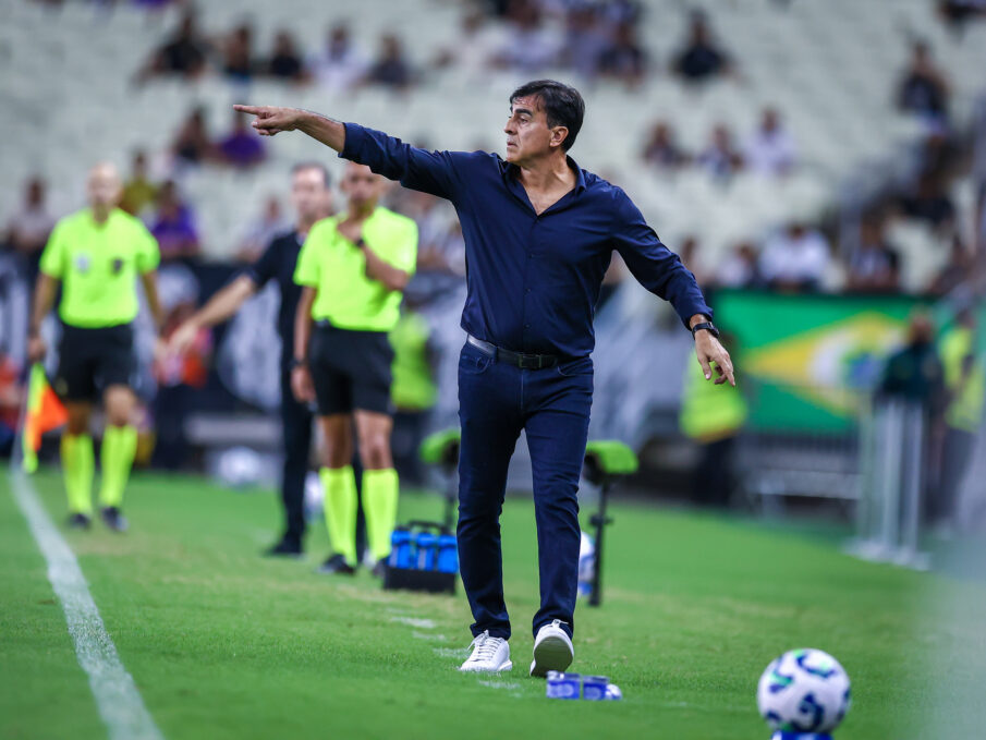 Quinteros está pressionado no Grêmio