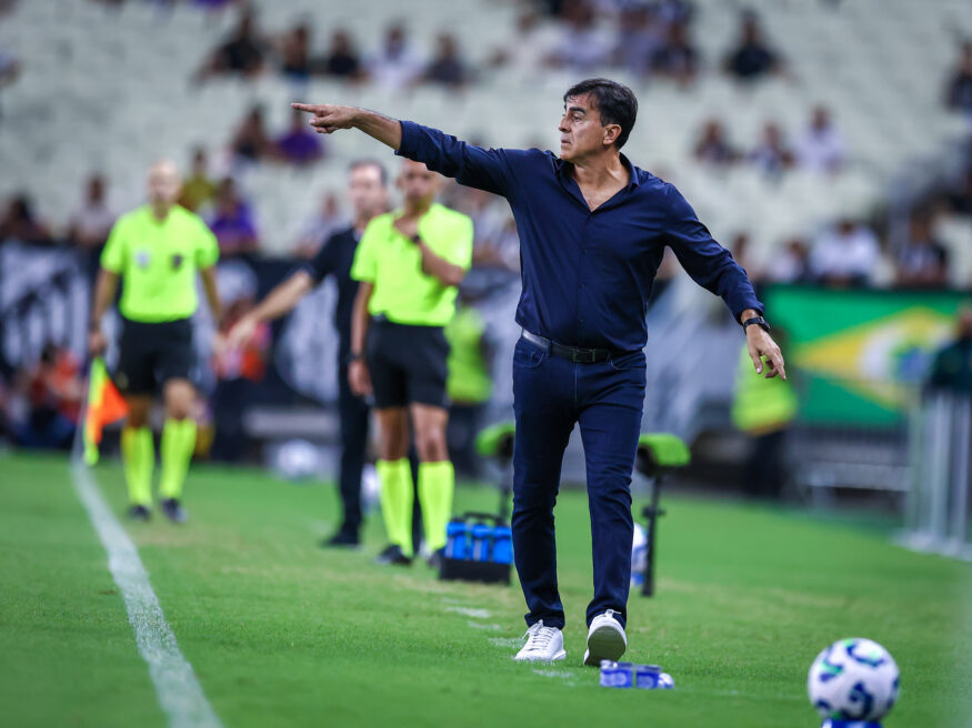 Quinteros está pressionado no Grêmio
