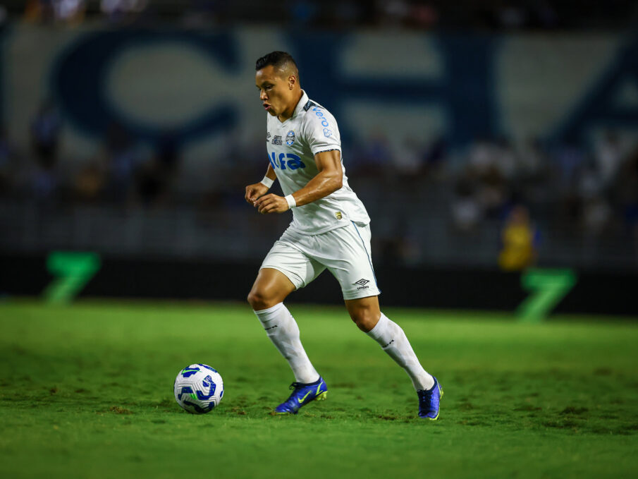 Marlon, lateral do Grêmio