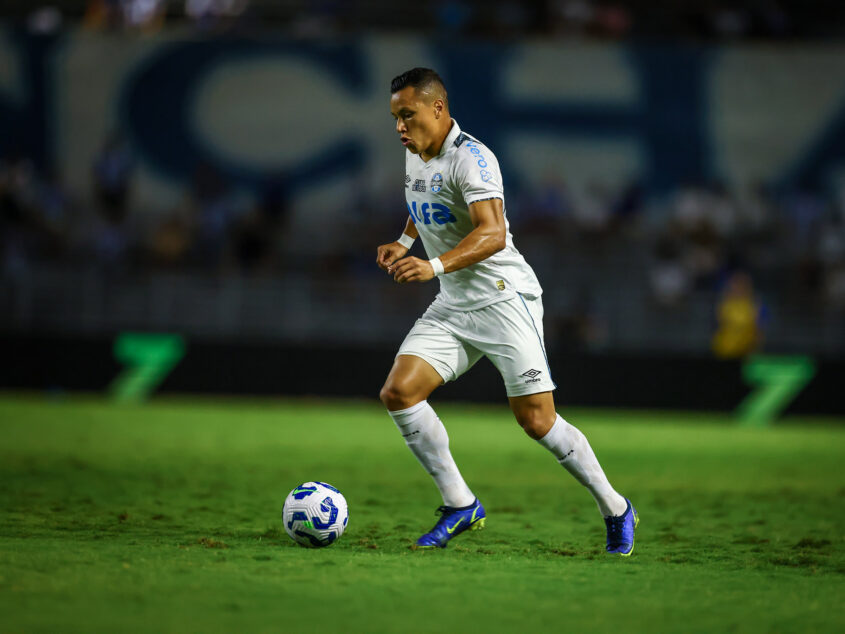 Marlon, lateral do Grêmio