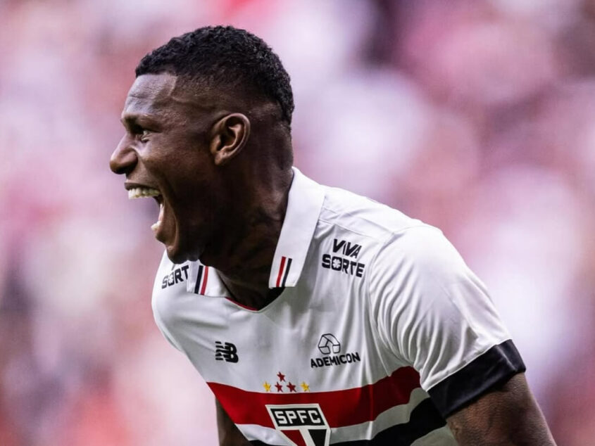 Arboleda, alvo do Grêmio