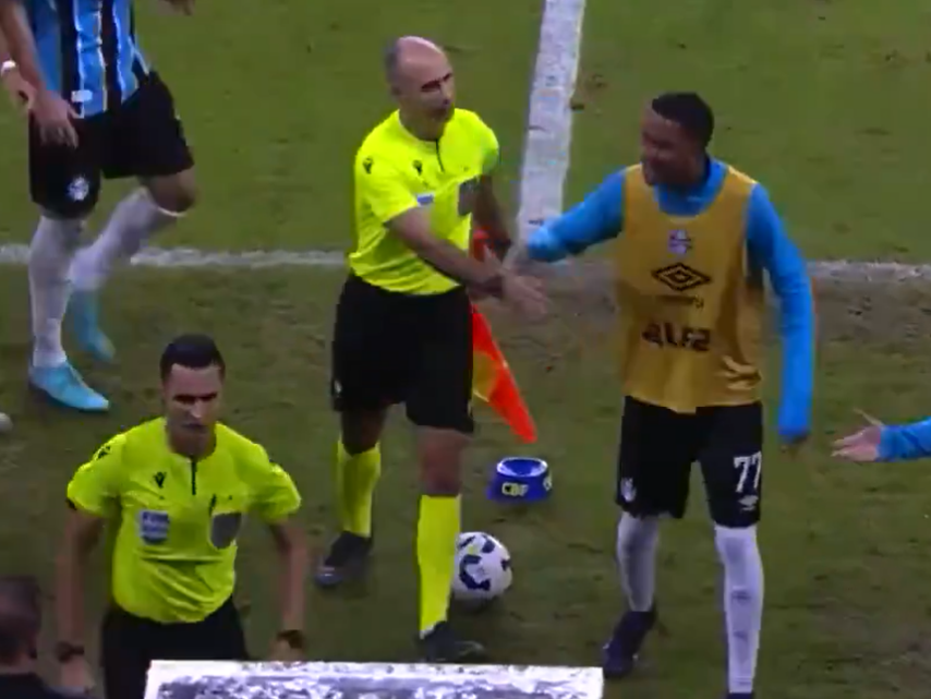 CBF divulga áudio do VAR em lance polêmico de Grêmio x CSA