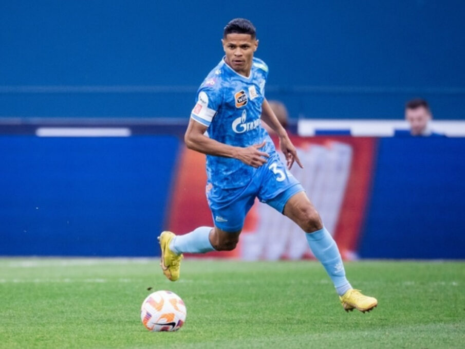 Douglas Santos, alvo do Grêmio