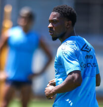 Francis Amuzu, atacante do Grêmio