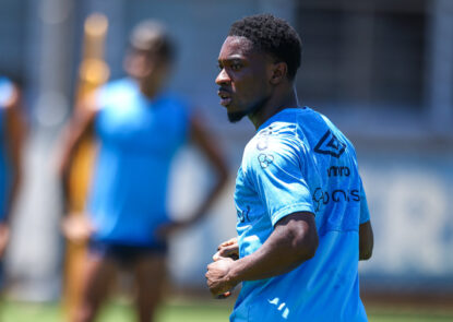Francis Amuzu, atacante do Grêmio