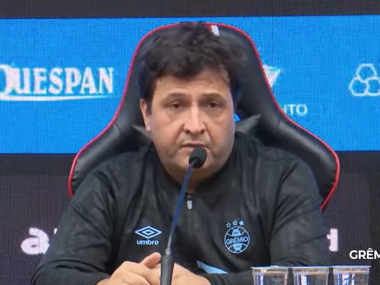 Arbitragem é alvo de polêmica em jogo do Grêmio