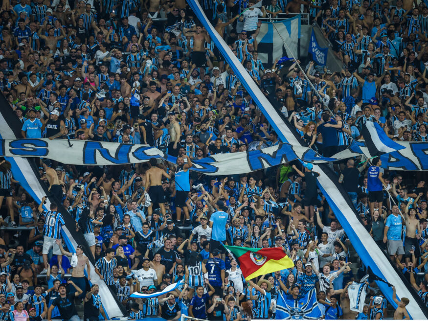 Arezo marcou mais uma vez com a camisa do Grêmio
