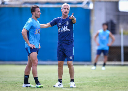 Arthur tem contrato com o Grêmio