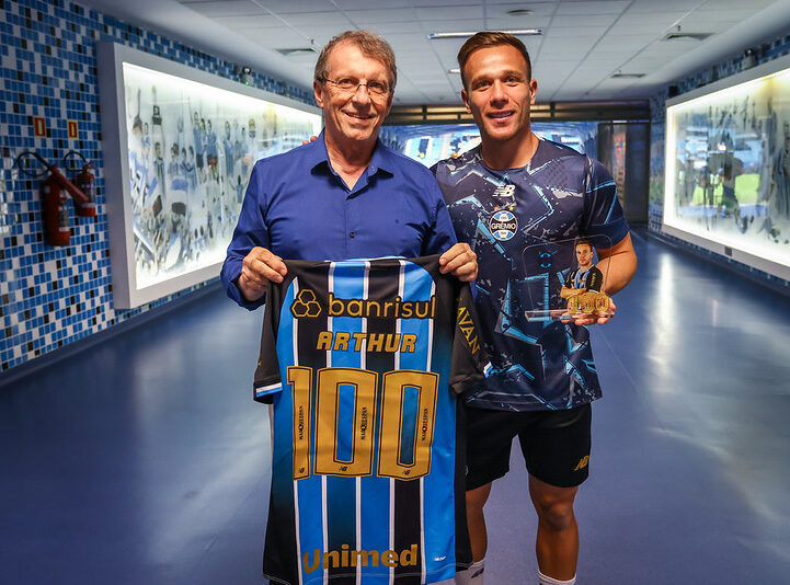 Arthur deve seguir no Grêmio