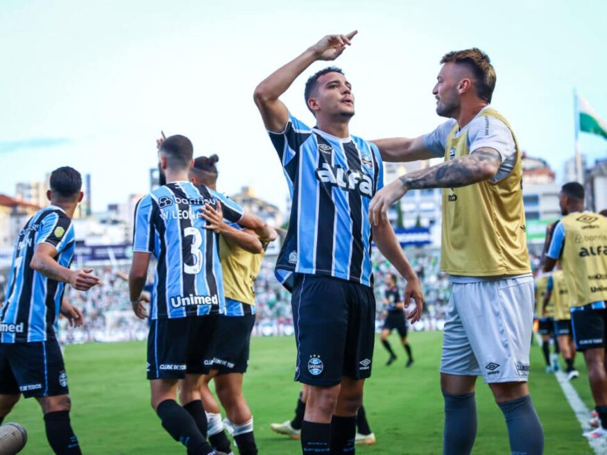 Botafogo tem interesse em zagueiro do Grêmio