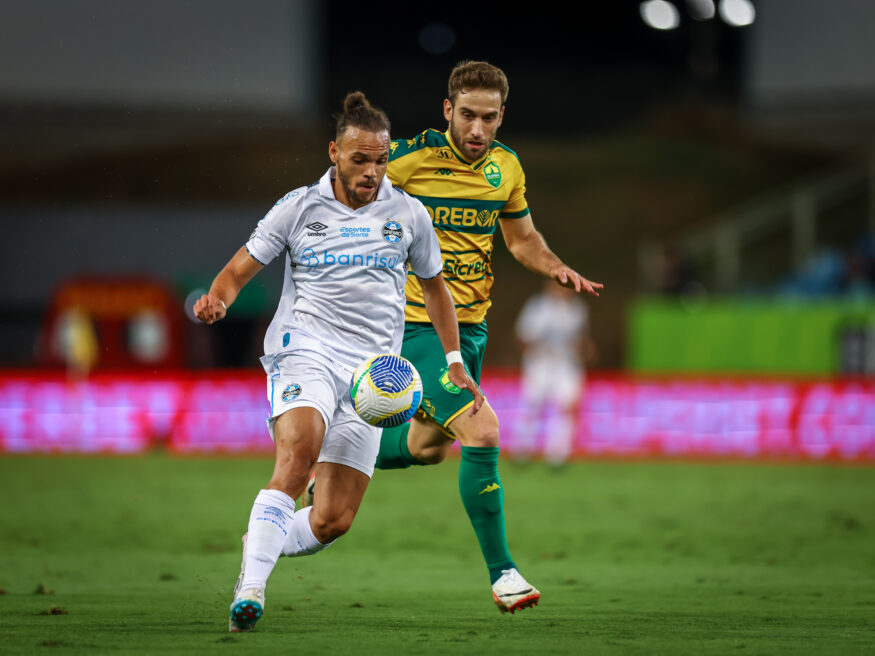 Braithwaite fez sua estreia pelo Grêmio