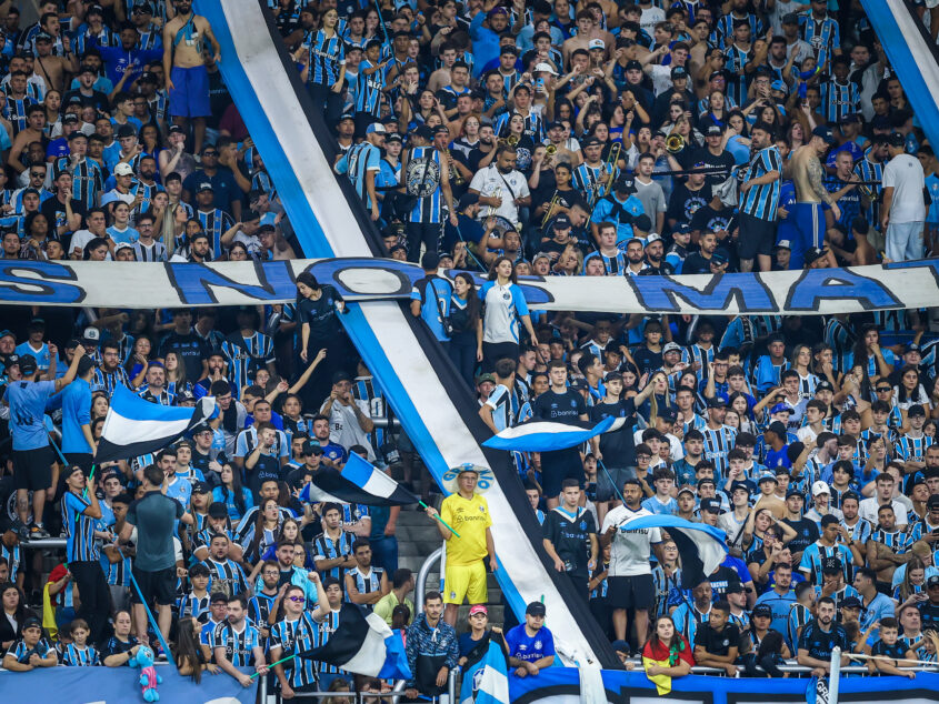 Geral do Grêmio faz forte cobrança