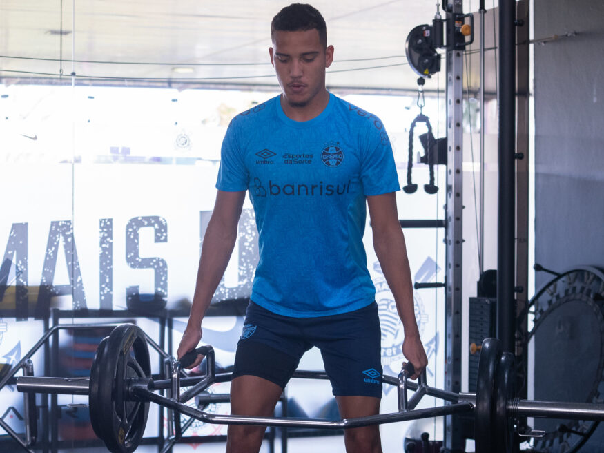 Gustavo Martins é alvo dos europeus para deixar o Grêmio