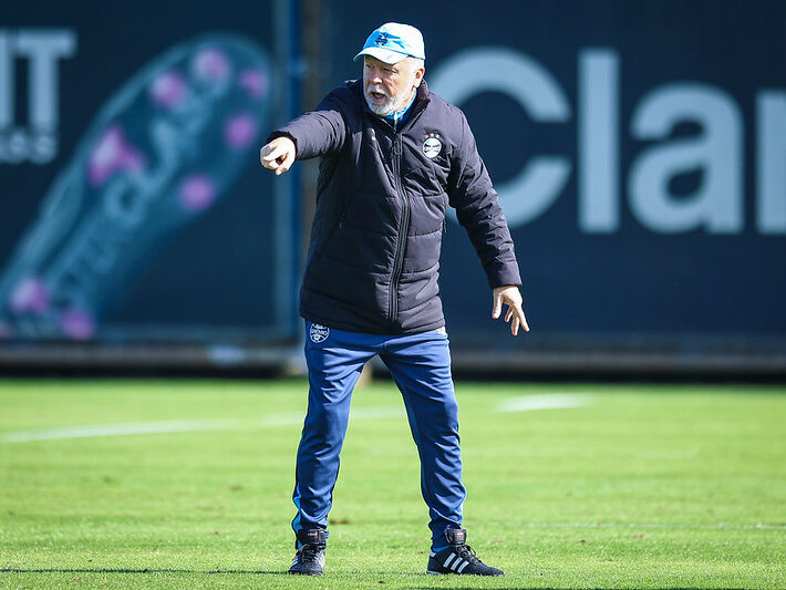 Jemerson foi defendido por Mano no Grêmio