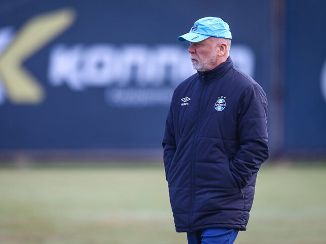 João Lucas pode deixar o Grêmio