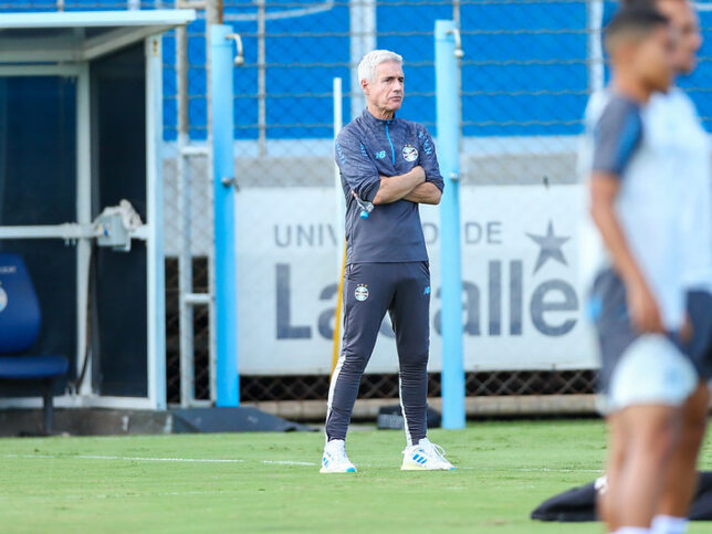 Kannemann desfalca o Grêmio