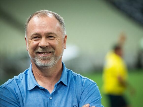 Mano Menezes deve ser o técnico do Grêmio