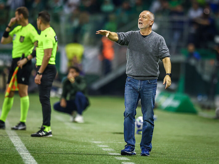 Mano Menezes pode deixar o Grêmio?