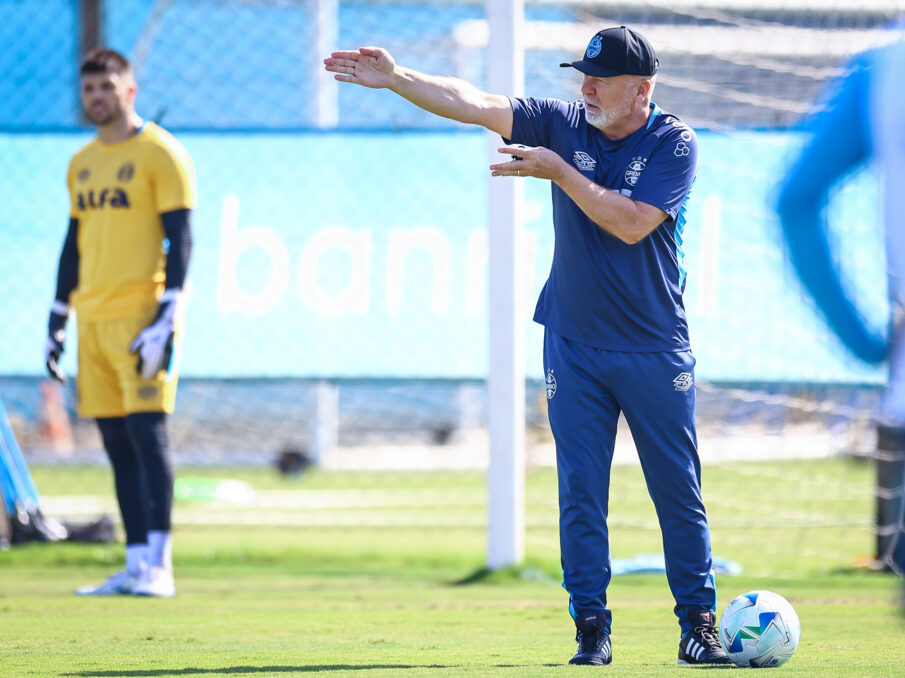 Reforços seguem na pauta do Grêmio