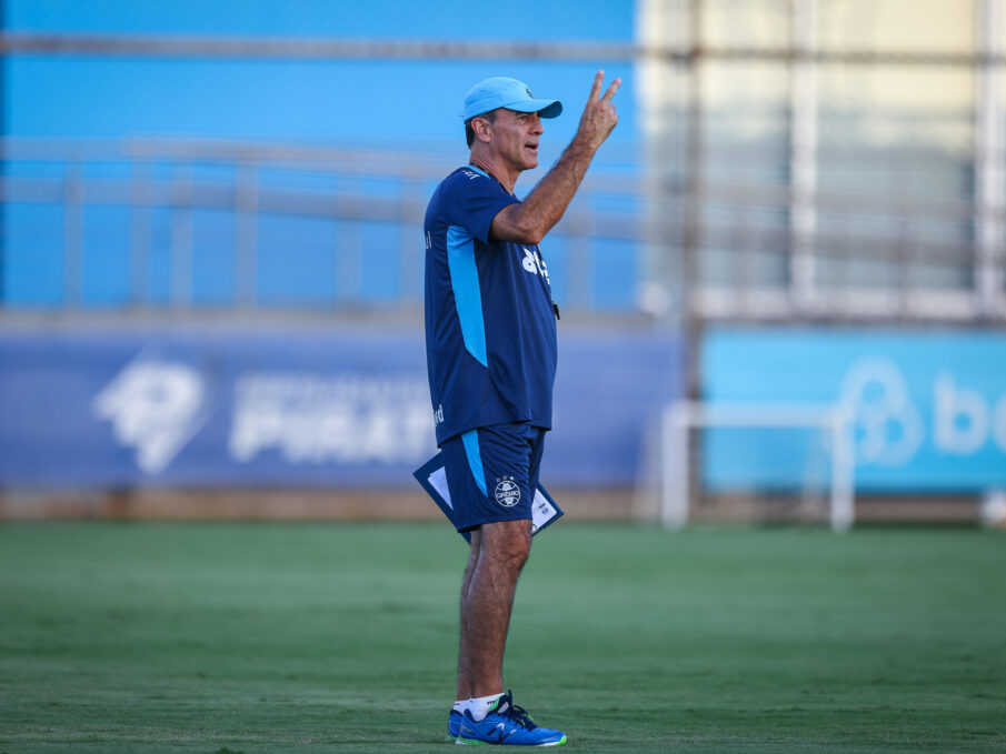 Grêmio procura dois reforços na janela