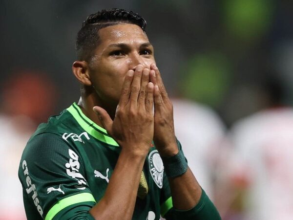 Rony esteve na lista de opções do Grêmio