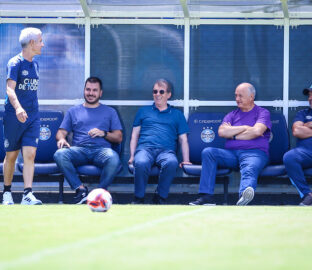 Saídas são prioridade no Grêmio