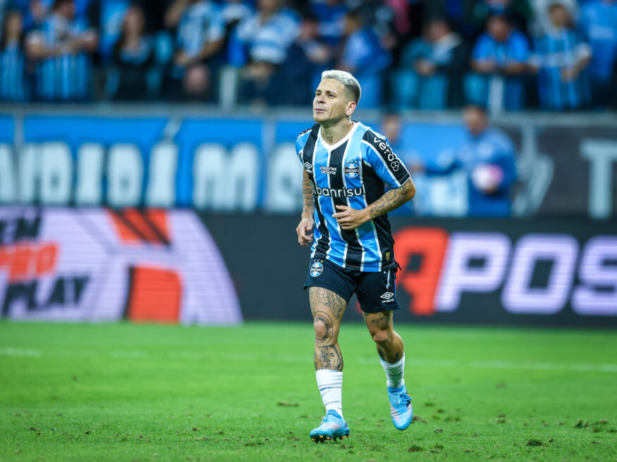 Soteldo tem debate sobre futuro no Grêmio