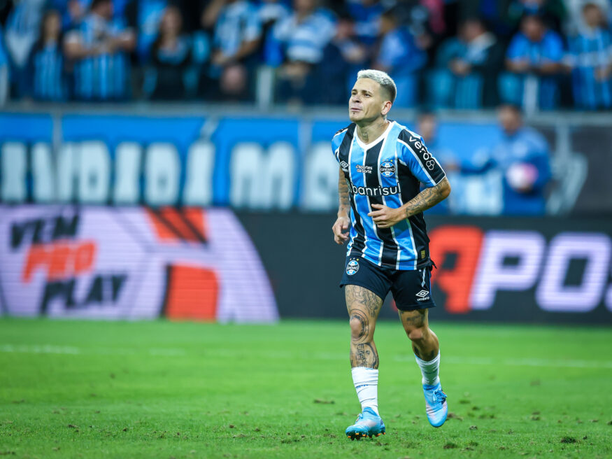 Soteldo tem debate sobre futuro no Grêmio