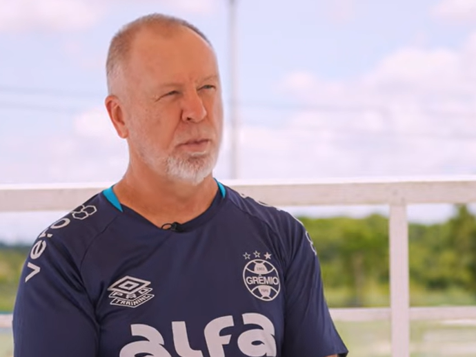 Mano Menezes vai para seu terceiro jogo no Grêmio