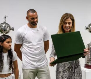 Weverton chega ao Grêmio {{brizy_dc_image_alt entityId=