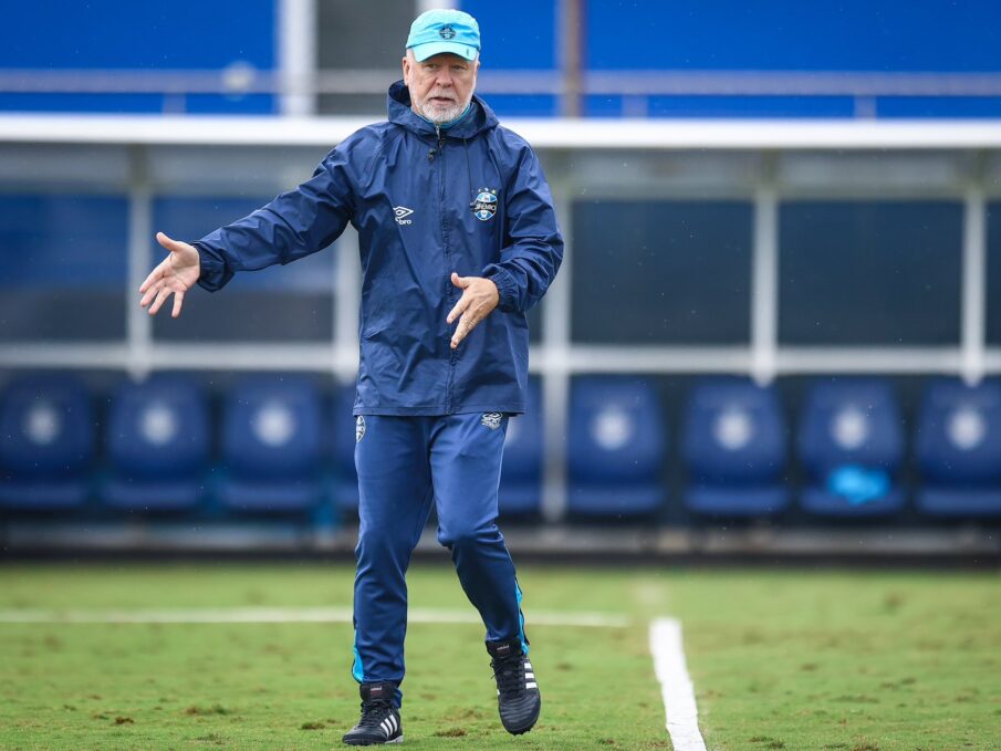 Caique está na mira do Grêmio