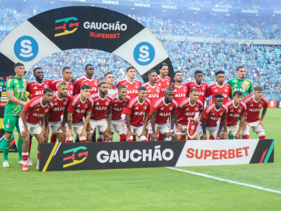 Jogadores do Inter contra o Grêmio