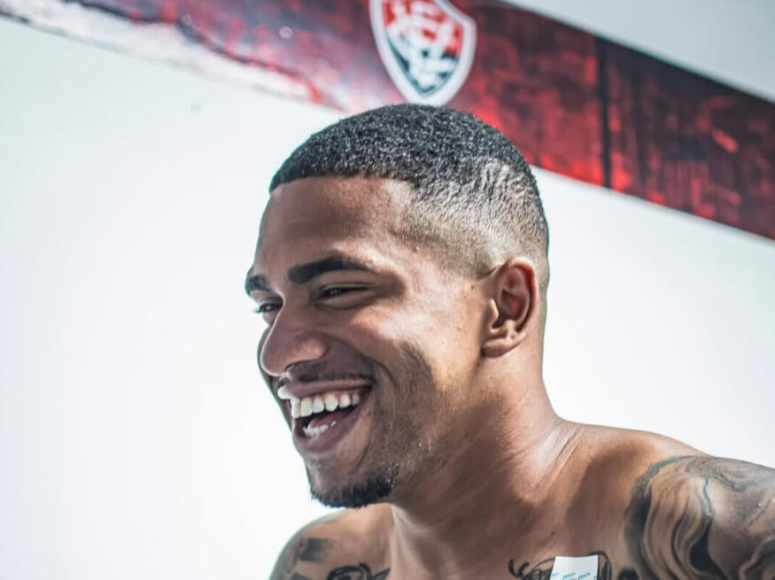 Lucas Esteves, lateral do Vitória que está próximo do Grêmio