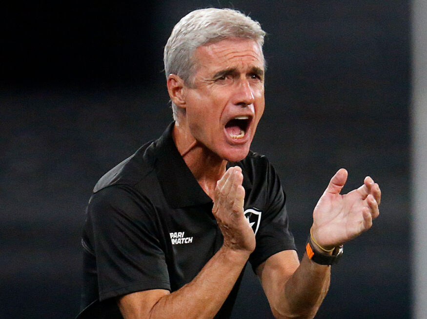 Luís Castro, alvo do Grêmio