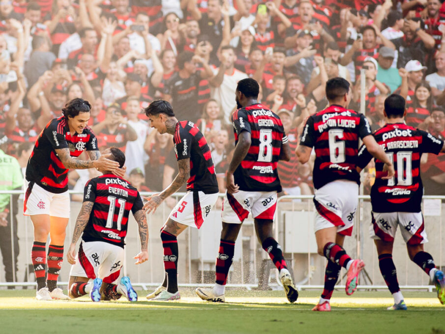 Torcida do Flamengo sugere troca de jogadores com o Grêmio