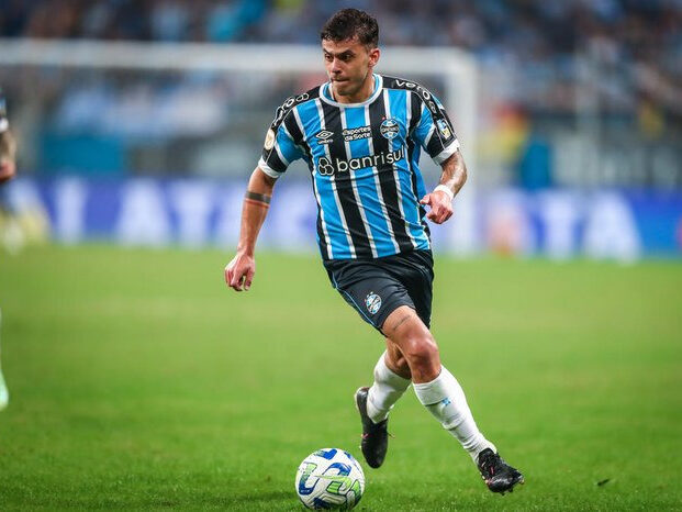 Carballo foi liberado pelo Grêmio para realizar tratamento no Uruguai