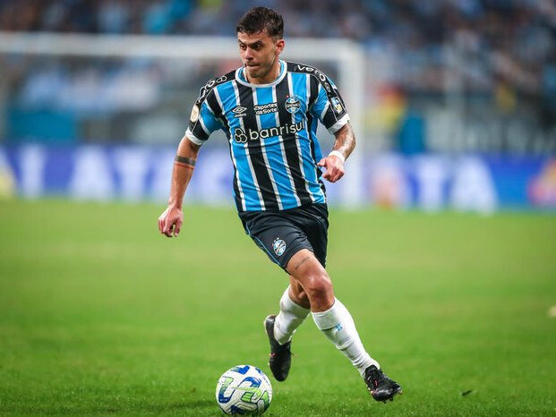 Carballo foi liberado pelo Grêmio para realizar tratamento no Uruguai