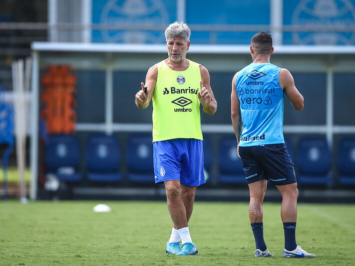 Grêmio observa situação de lateral