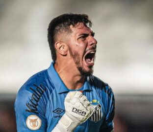 Dupla que esteve no radar do Grêmio pode ficar livre no mercado